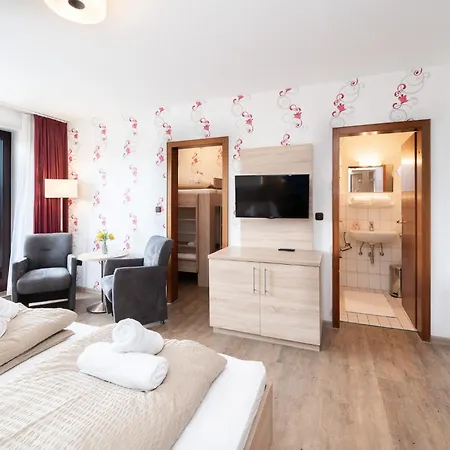 Apartment Quartier No 6 12
